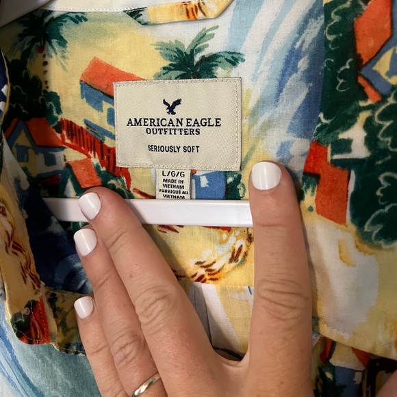 American Eagle Outfitters Men’s Hawaiian Button Down Shirt - Picture 4 of 5